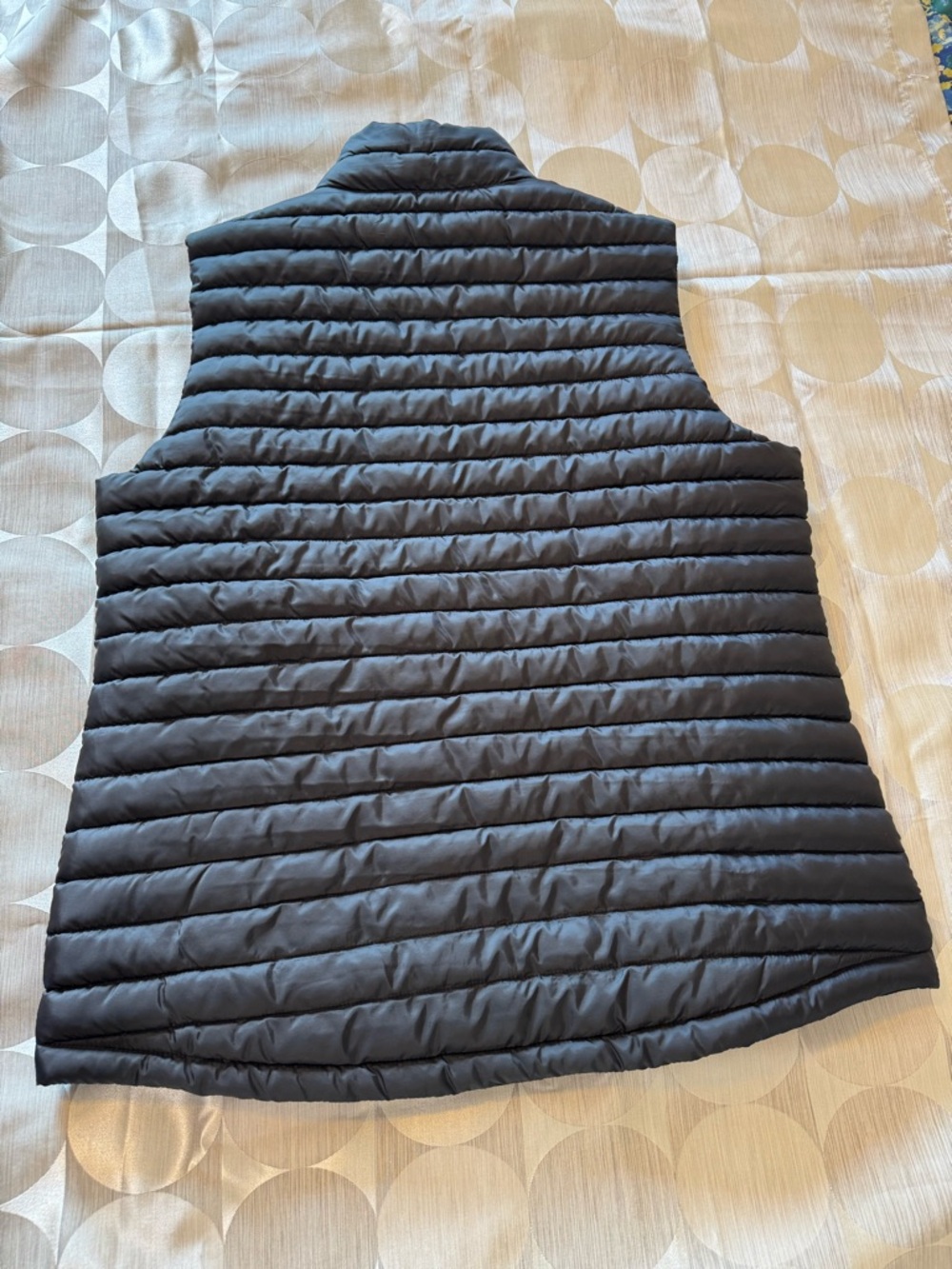 Eddie Bauer Black Quilted Packable Women's Puffer Vest - Picture 2 of 5